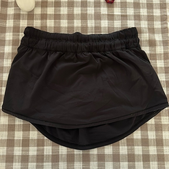 Lulu Lemon Size 2 Skort - Picture 1 of 2